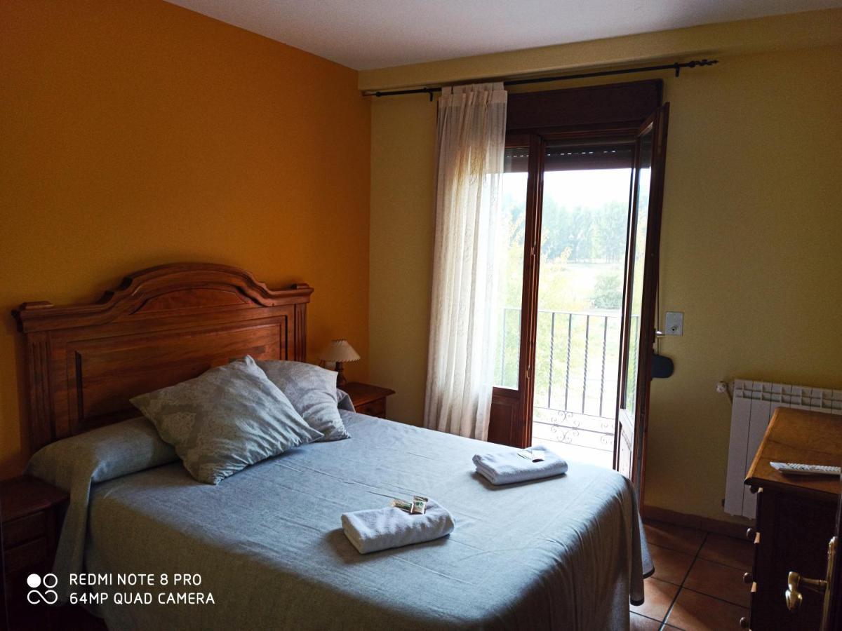 Hotel Torres De Albarracin Bagian luar foto